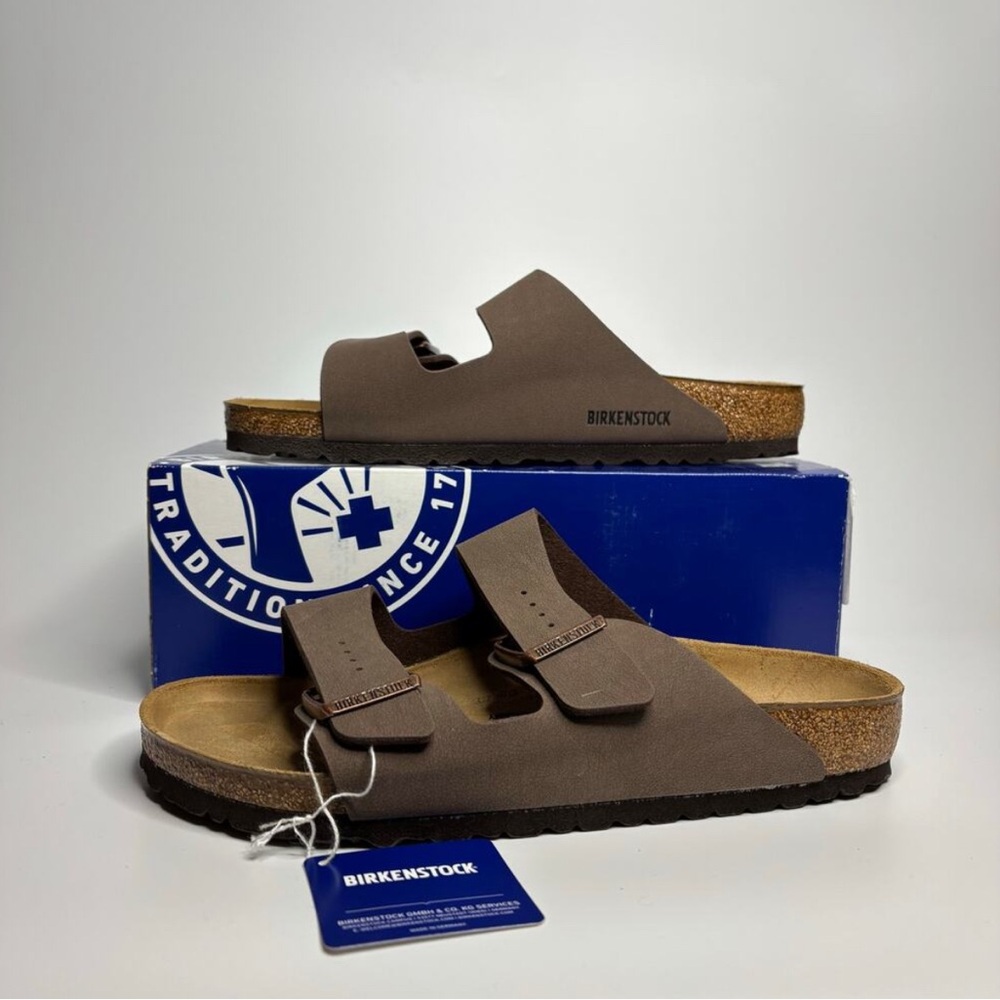 Birkenstock Unisex Arizona Two Strap Sandals in Mocha